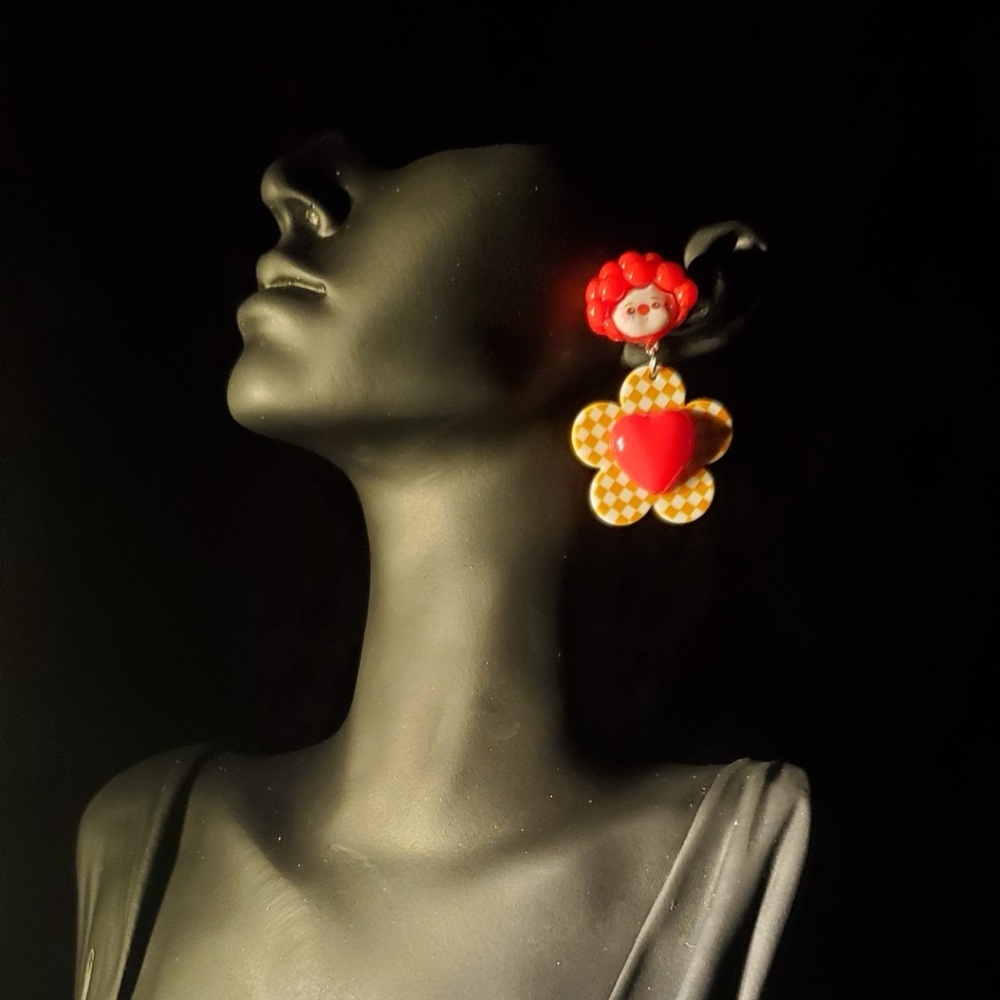 Queen of Red Hearts Yellow Flower Checkerboard Silver Earrings